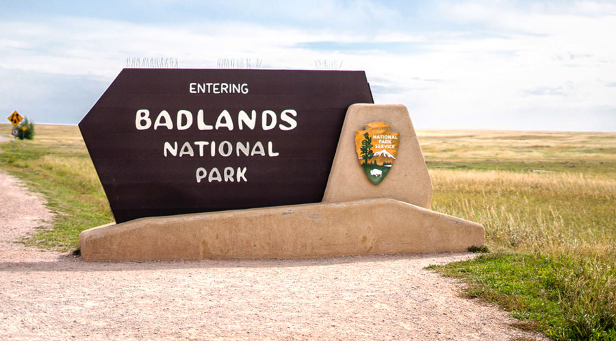 View of the entrance sign of Badlands National Park