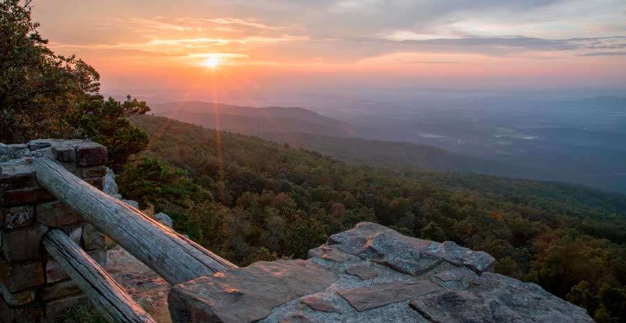 Sunrise over the Mount Magazine State Park