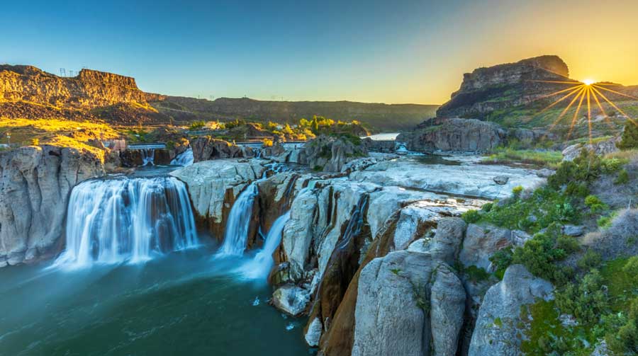 Scenic view from the Shoshone Falls in Idaho during sunrise