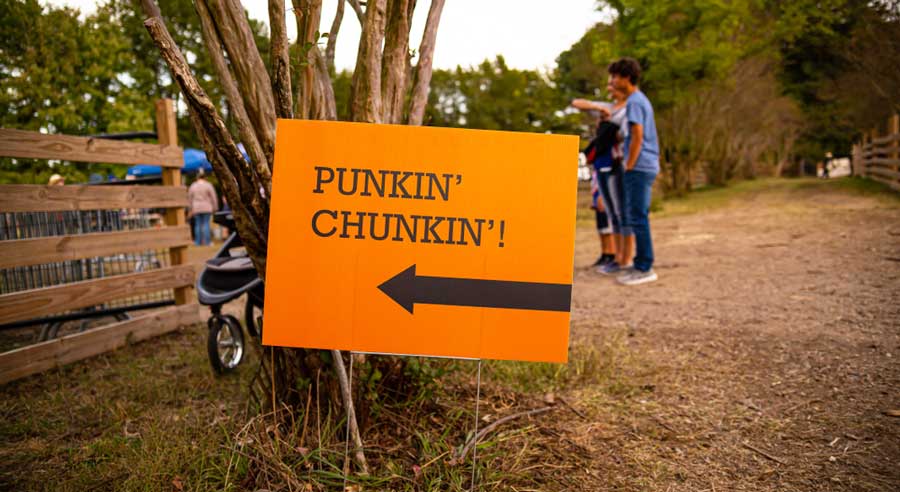 A direction signage of Punkin Chunkin