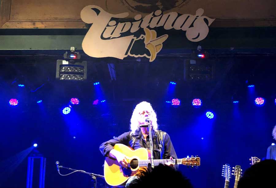 Arlo Guthrie performing at the Tipitina’s