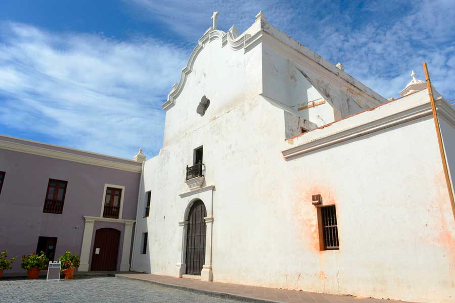 The Iglesia de San José from the outside